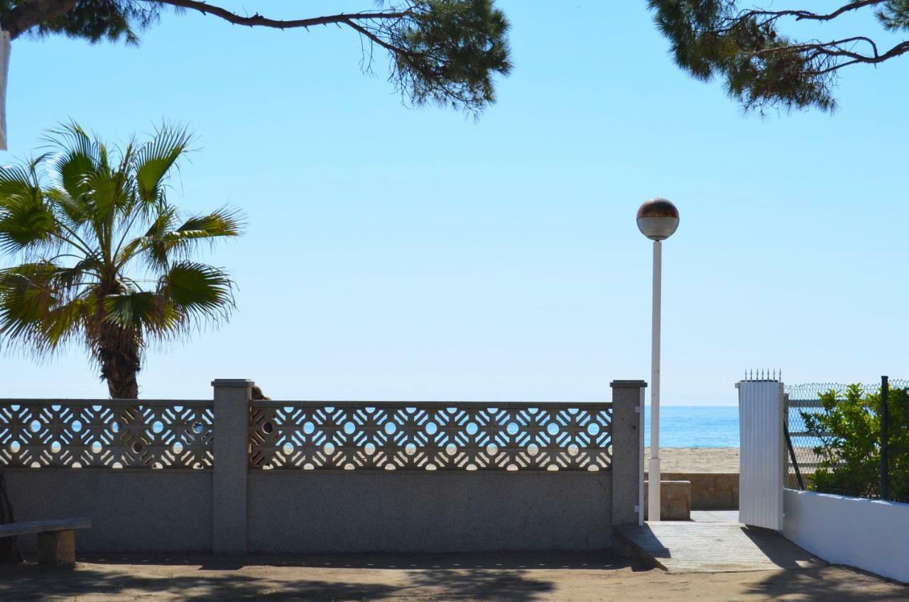 La Torre - Villa Rosamar Beach Cambrils Exteriör bild